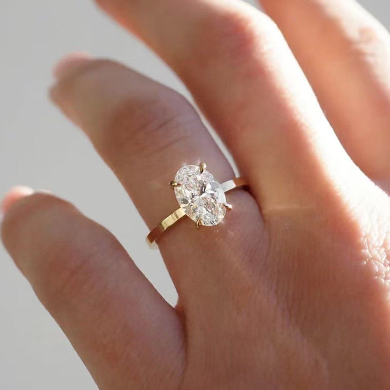 Oval Moissanite Solitaire Ring 7×10mm — D Color VVS1 · Four-Prong · S925 Silver | Luvymia