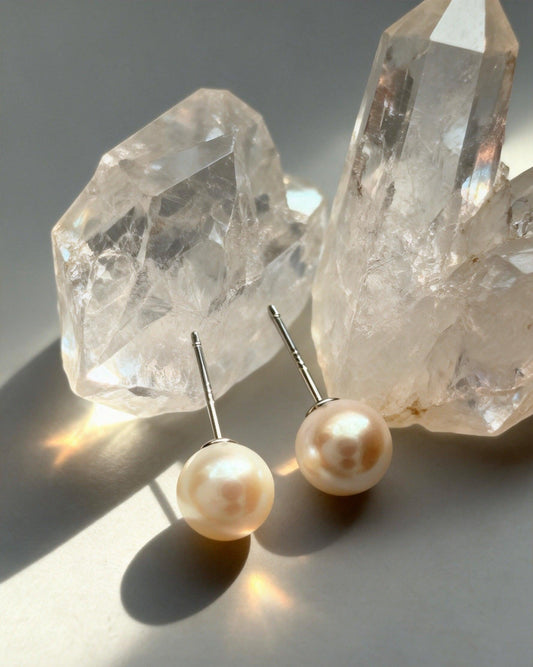 Quiet Luxury Jewelry: What It Is & How Pearls Became the Icon (2026)