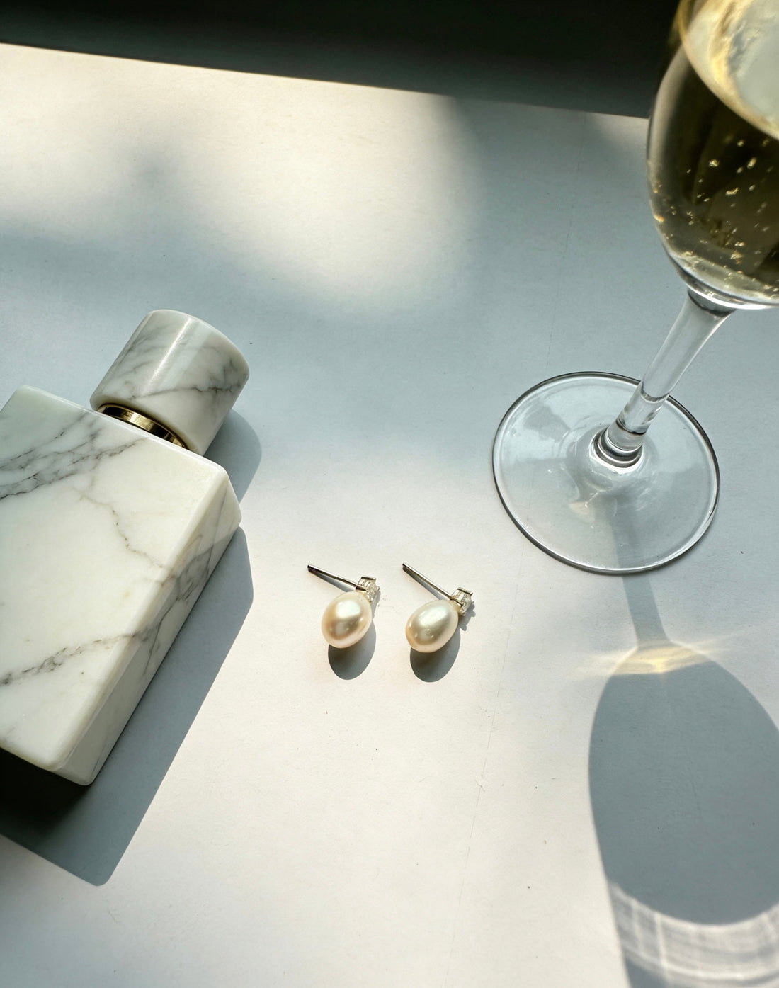 Freshwater vs Akoya Pearls: Structure, Nacre, and the Real Difference