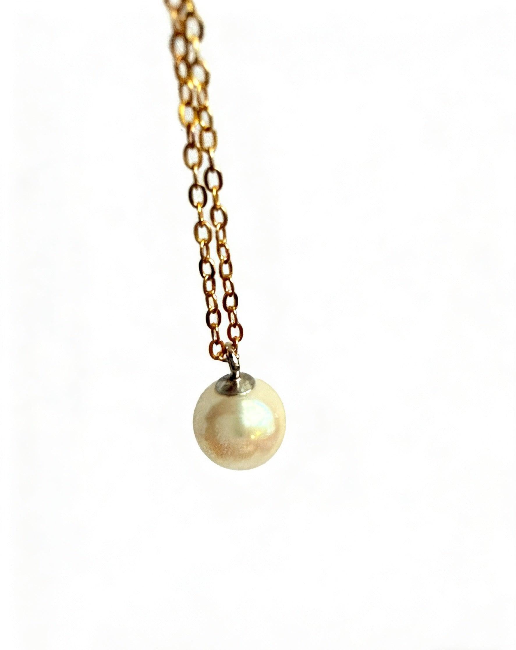 Luvymia 7mm Hepu saltwater pearl pendant necklace with a delicate gold-plated chain.