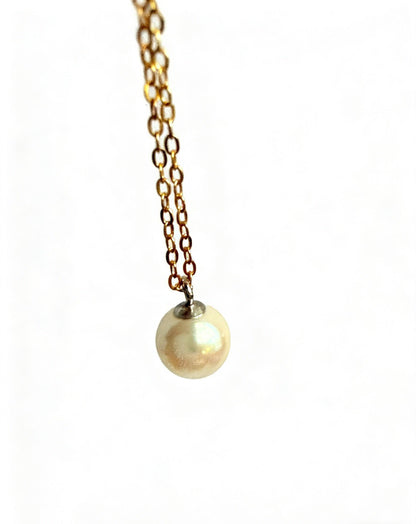 Luvymia 7mm Hepu saltwater pearl pendant necklace with a delicate gold-plated chain.