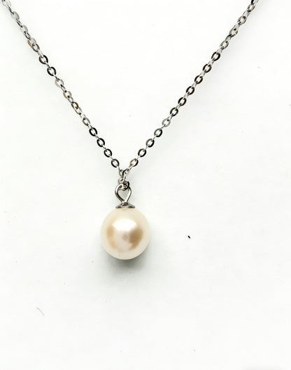 Luvymia 7mm Hepu saltwater pearl pendant necklace with a silver chain.