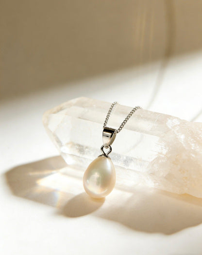 Luvymia baroque freshwater pearl pendant necklace with a cream-white pearl and 925 sterling silver chain.