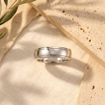Men's S925 silver wedding ring with a single D-color moissanite, double rail, and minimalist design.