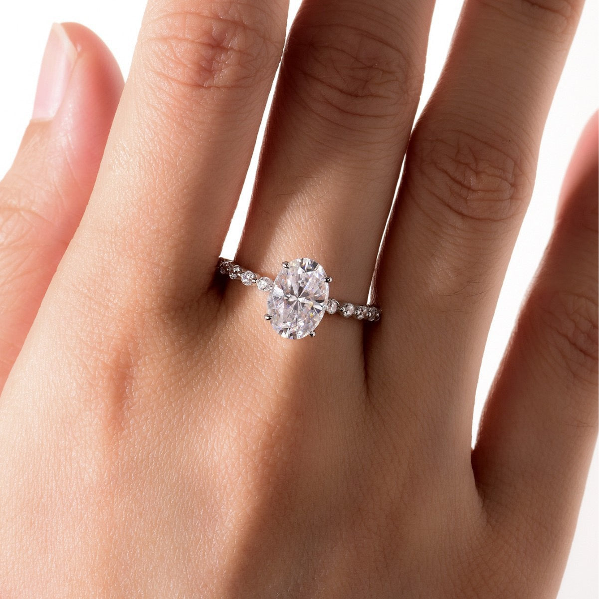 Oval Moissanite Ring — D Color VVS1 · Full Eternity Band · S925 Silver | Luvymia