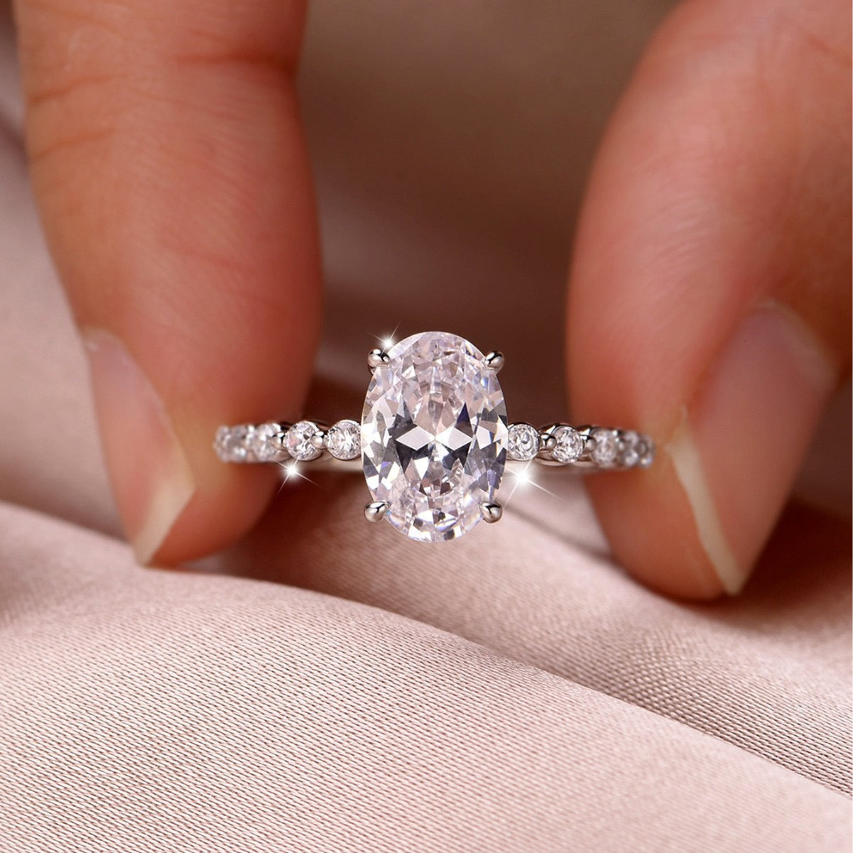 Oval Moissanite Ring — D Color VVS1 · Full Eternity Band · S925 Silver | Luvymia