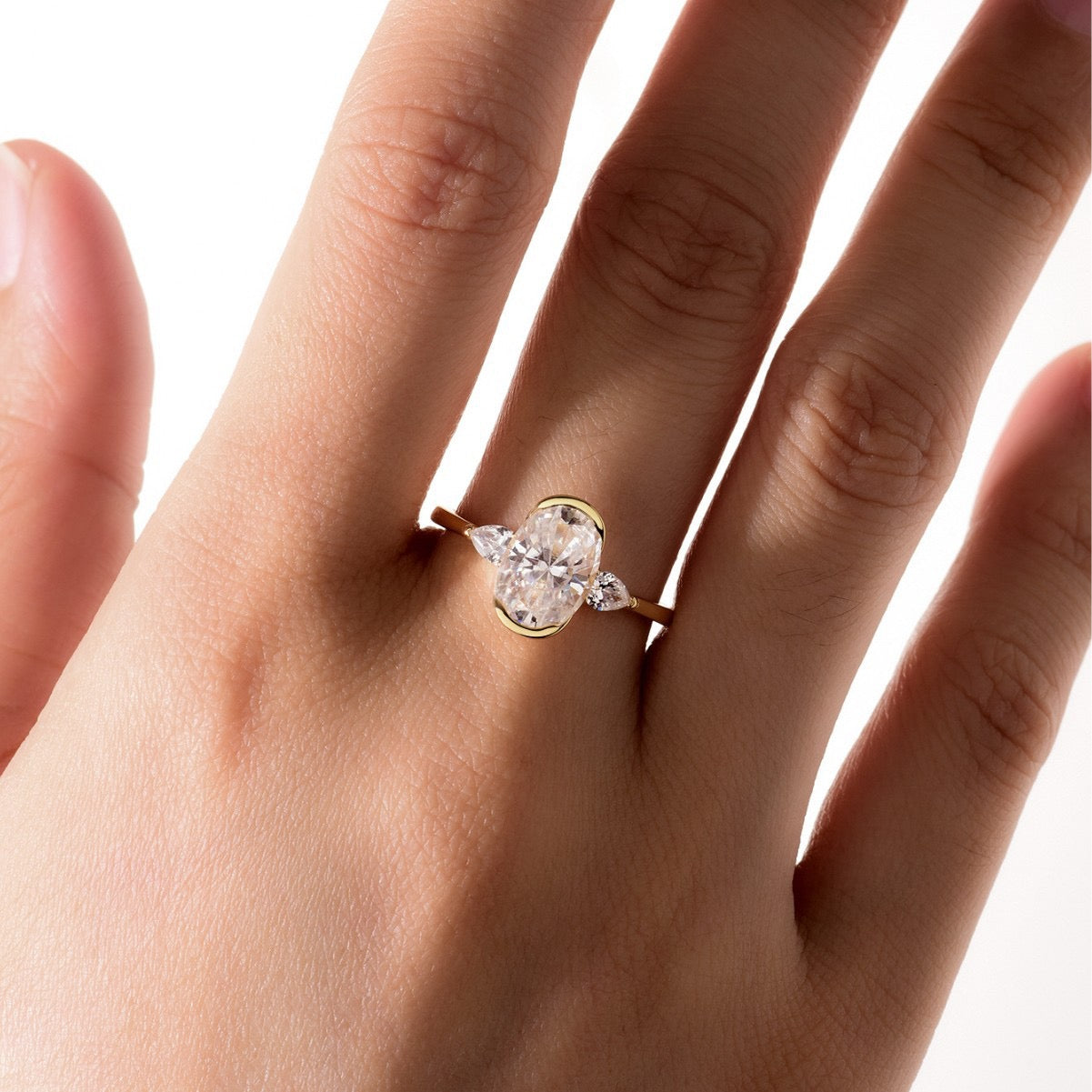 Oval Three Stone Moissanite Ring 7×10mm · Past Present Future · D Color VVS1 S925 Silver | Luvymia